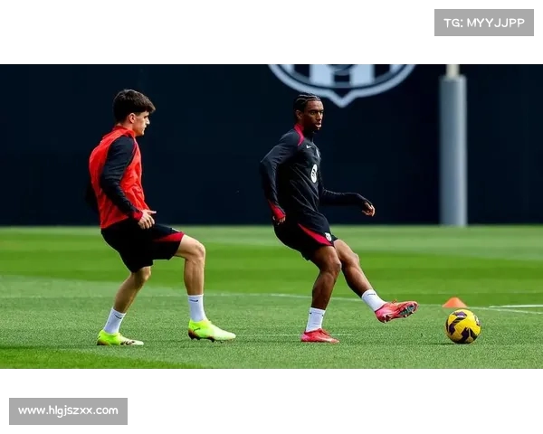 阿斯报道:莱万因伤缺席西甲前三轮 预计九月中旬复出 阿斯报道:莱万因伤缺席西甲前三轮 预计九月中旬复出